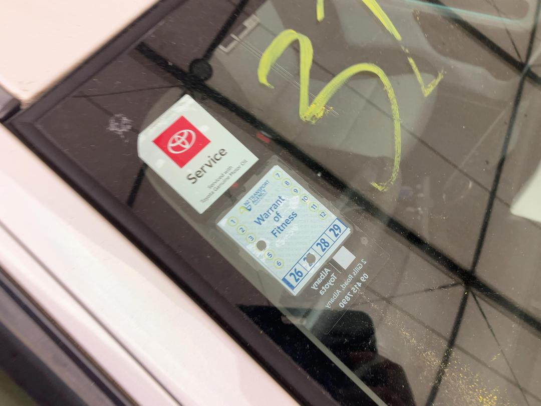 Photo '24' of Toyota Aqua