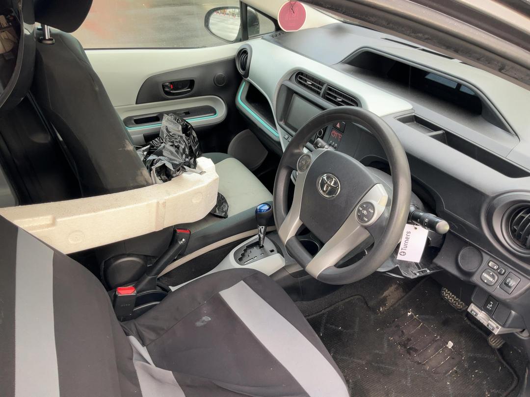 Photo '16' of Toyota Aqua