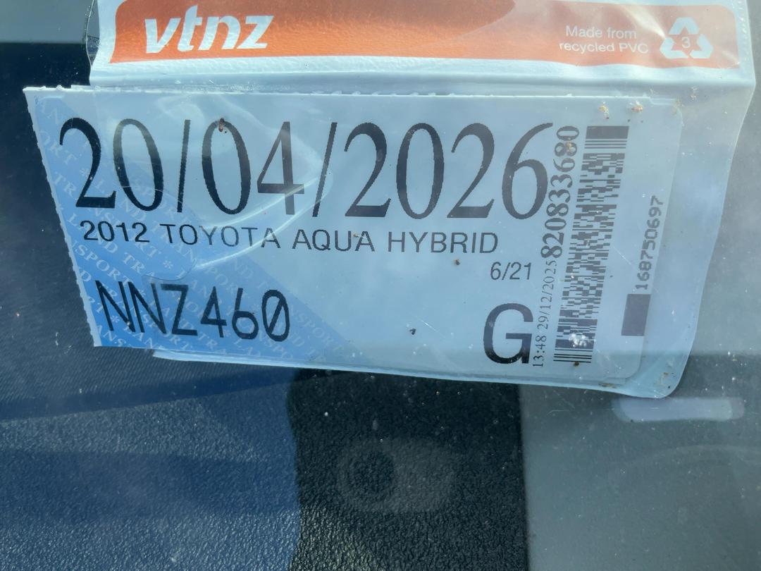 Photo '23' of Toyota Aqua Hybrid