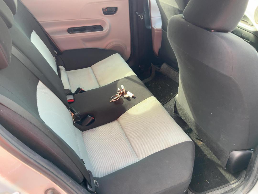 Photo '18' of Toyota Aqua Hybrid