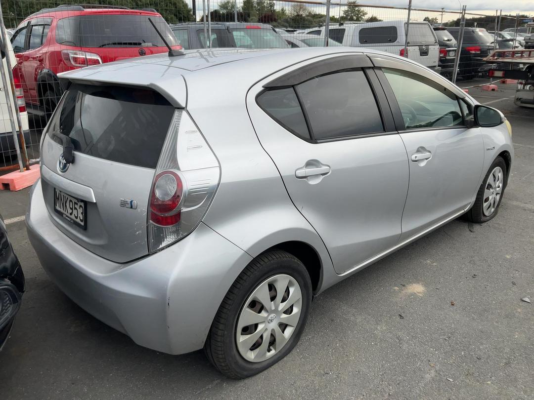 Photo '4' of Toyota Aqua Hybrid