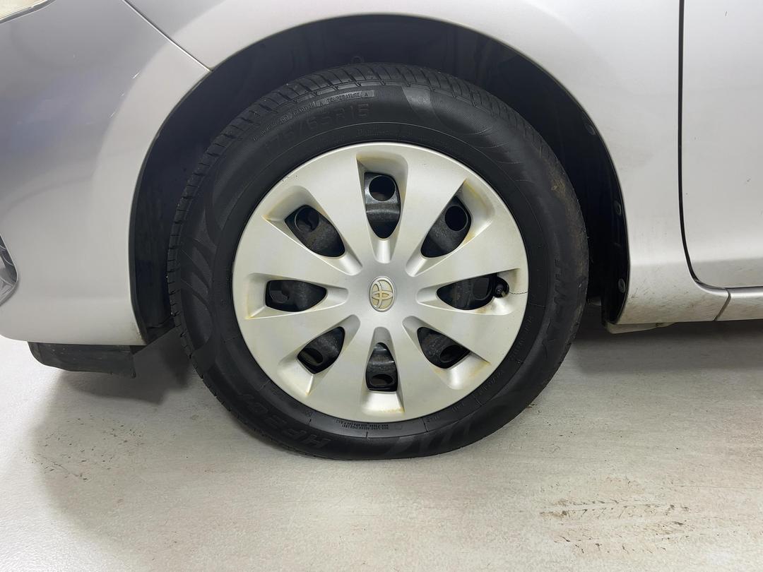 Photo '10' of Toyota Aqua