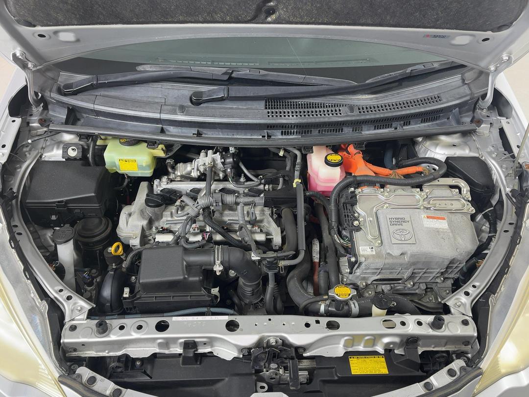 Photo '13' of Toyota Aqua