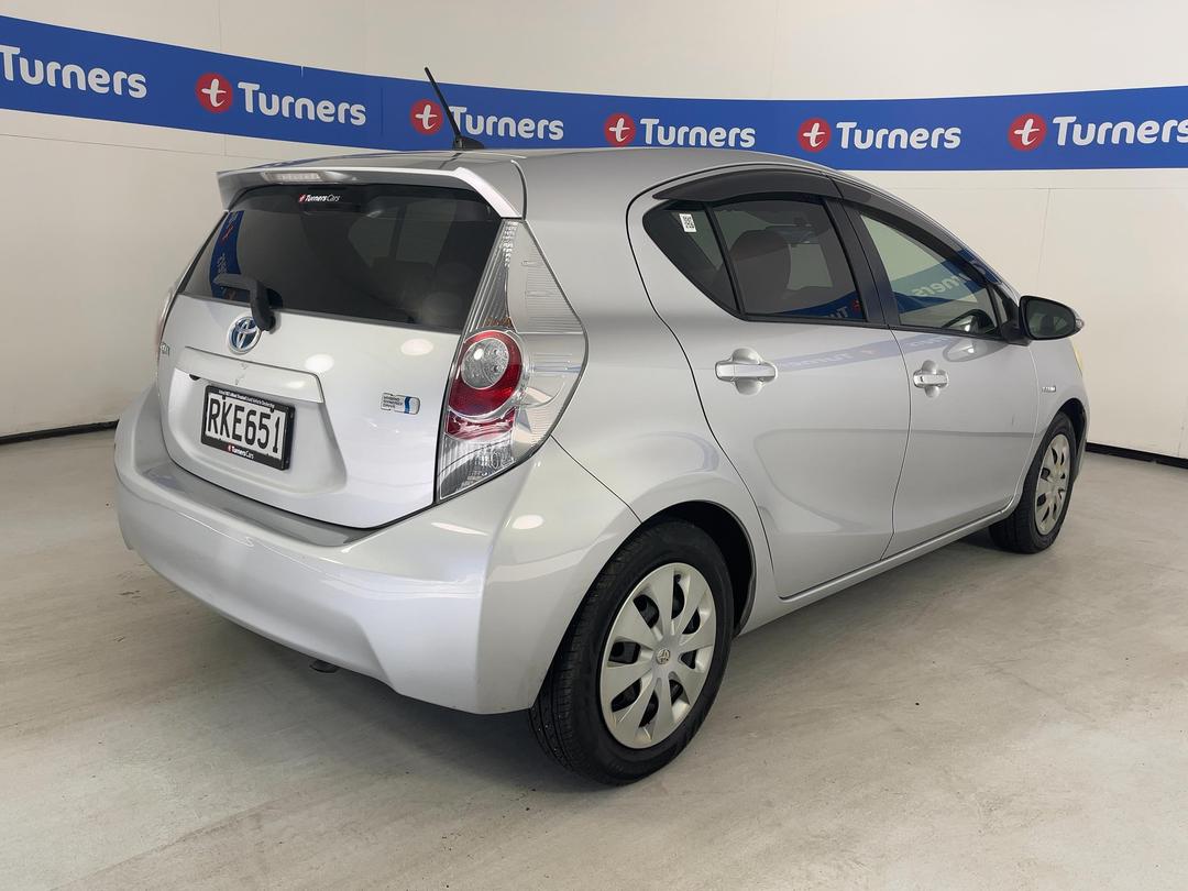 Photo '7' of Toyota Aqua