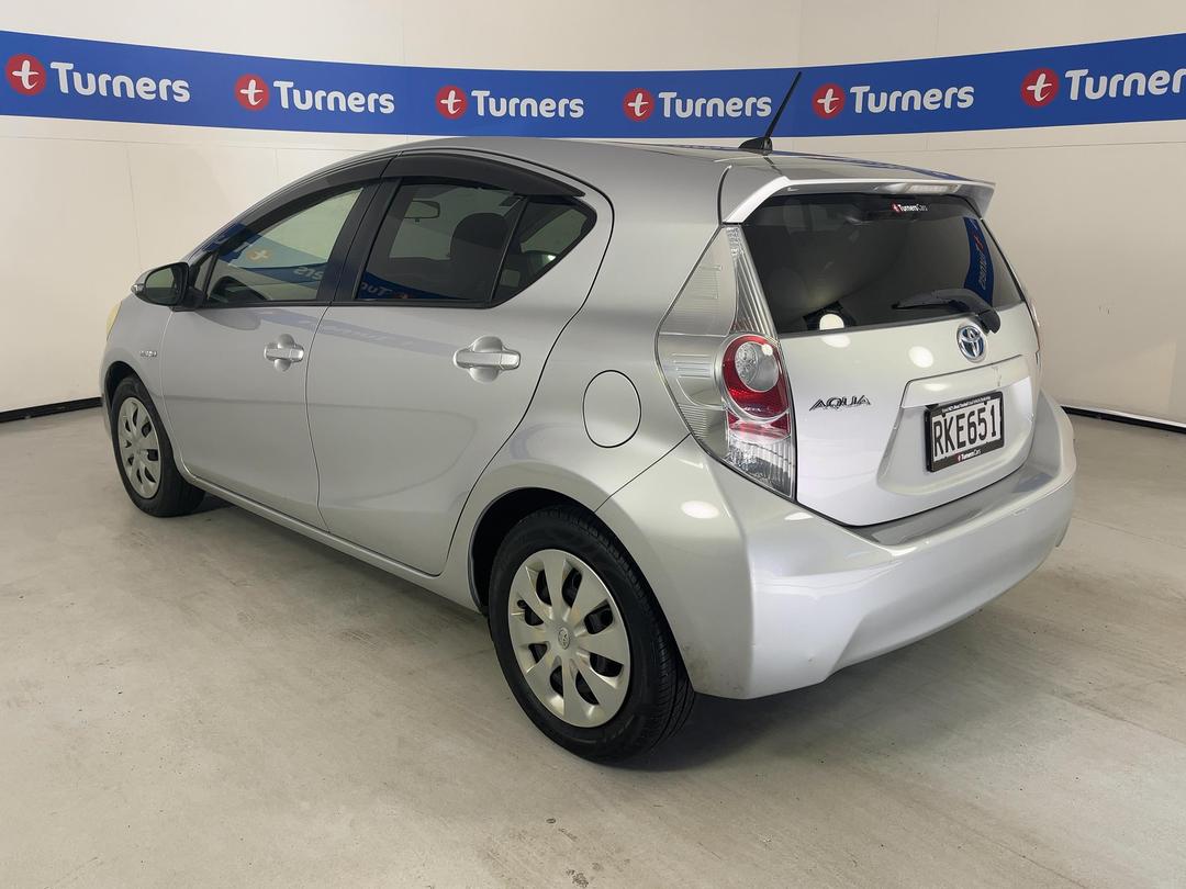 Photo '5' of Toyota Aqua