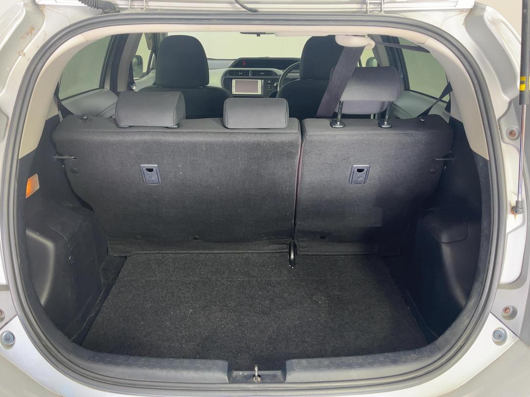 Photo '14' of Toyota Aqua