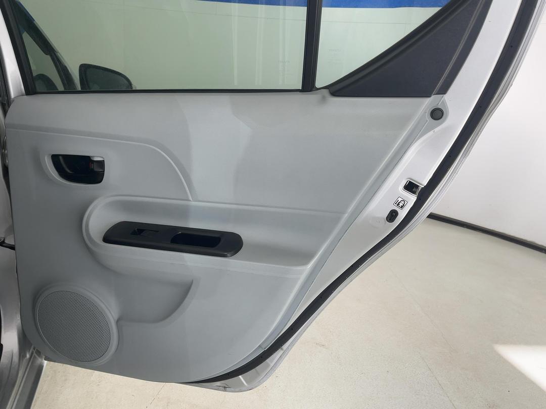 Photo '19' of Toyota Aqua