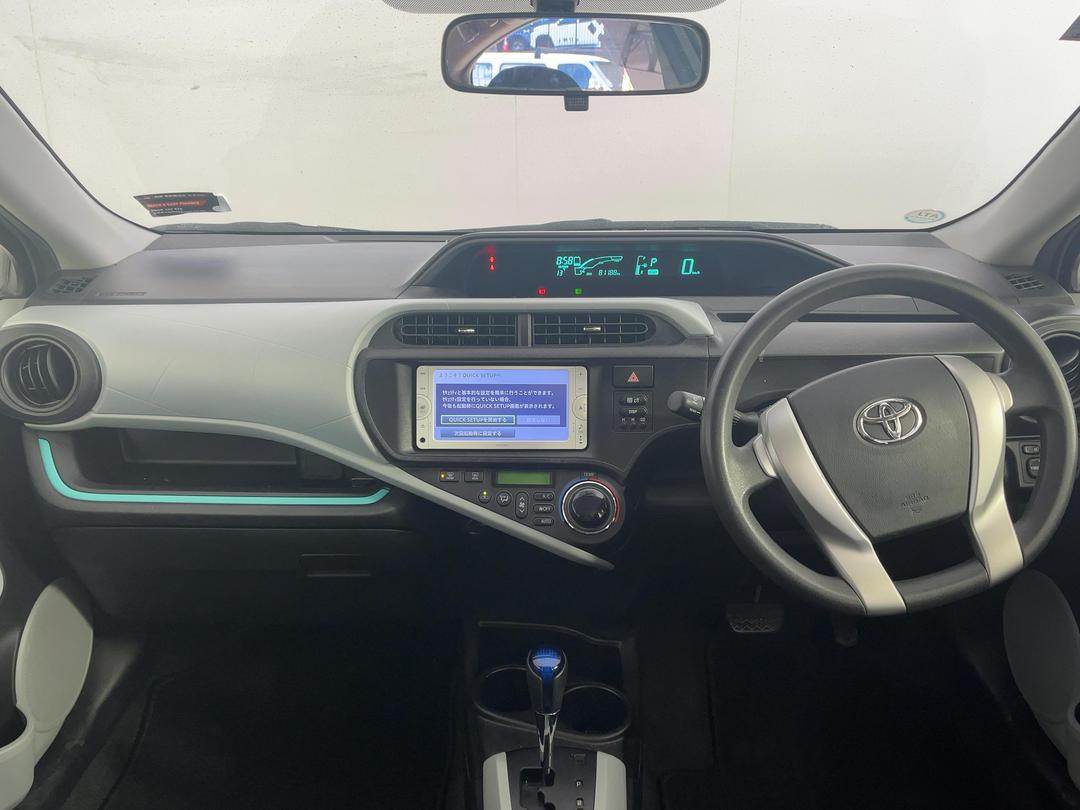 Photo '17' of Toyota Aqua