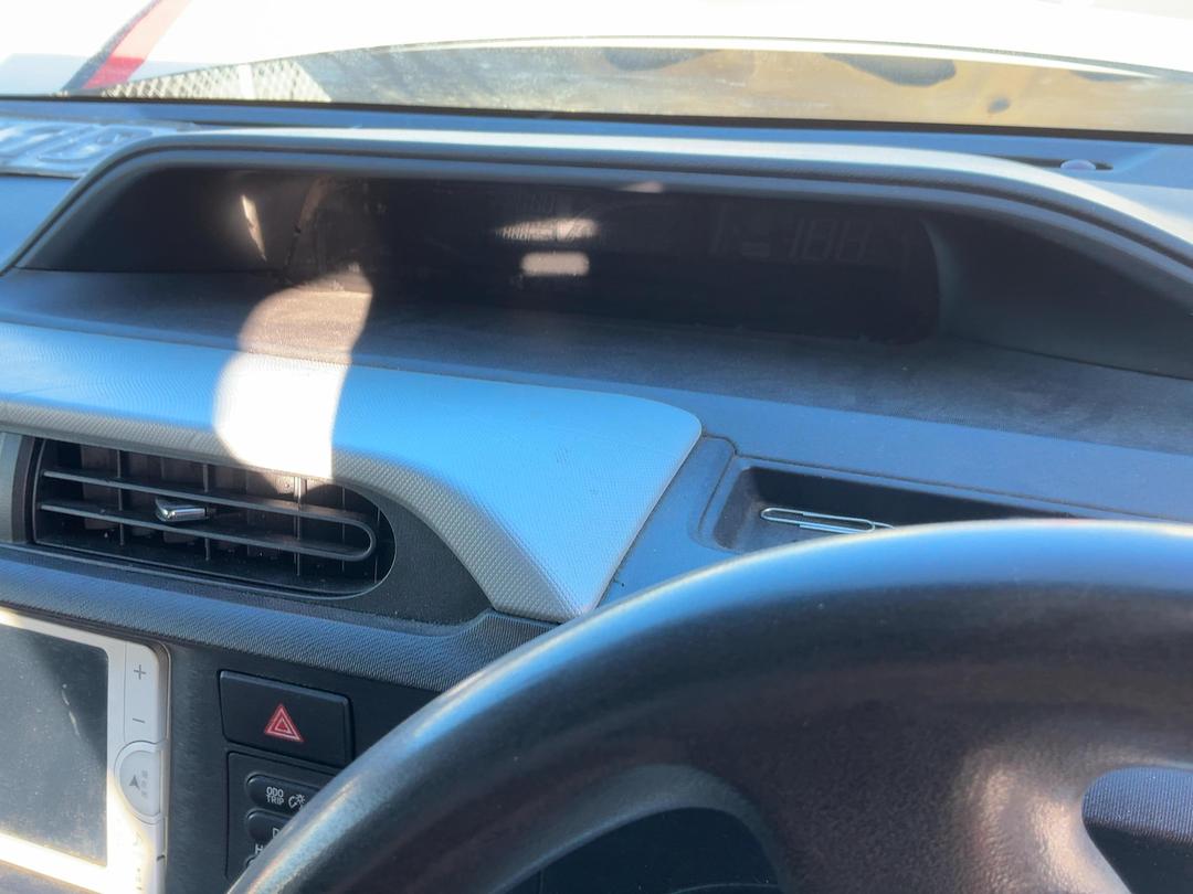 Photo '14' of Toyota Aqua