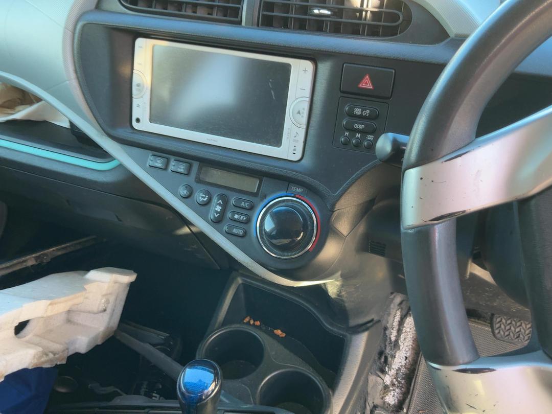 Photo '15' of Toyota Aqua