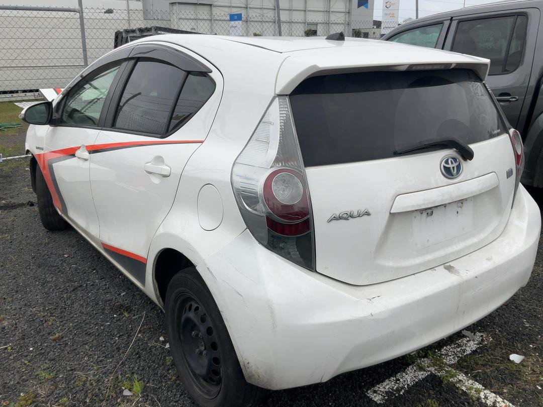 Photo '4' of Toyota Aqua