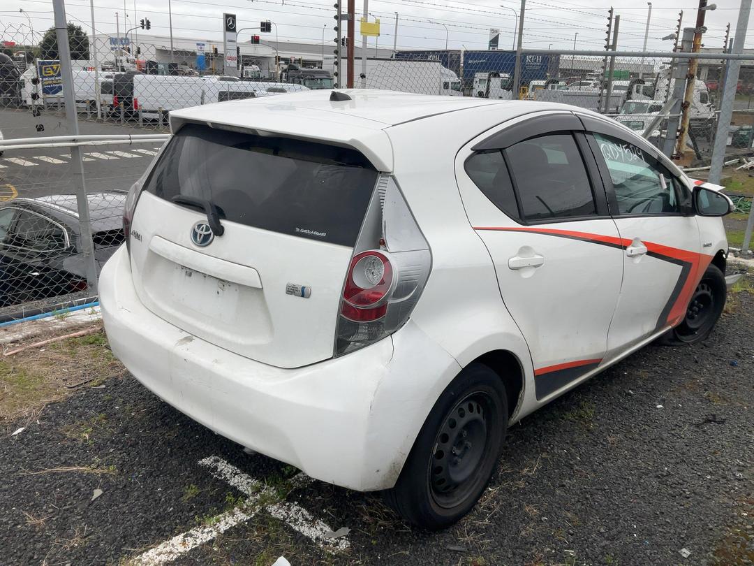 Photo '6' of Toyota Aqua