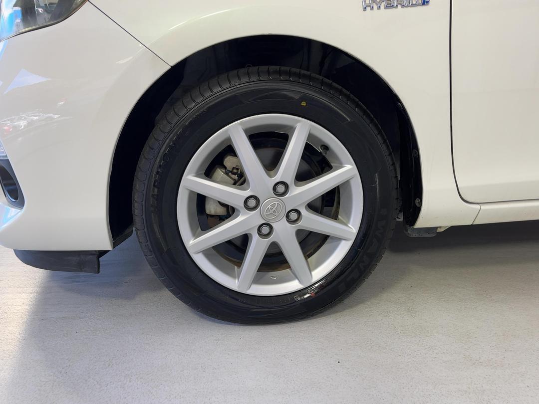 Photo '10' of Toyota Aqua