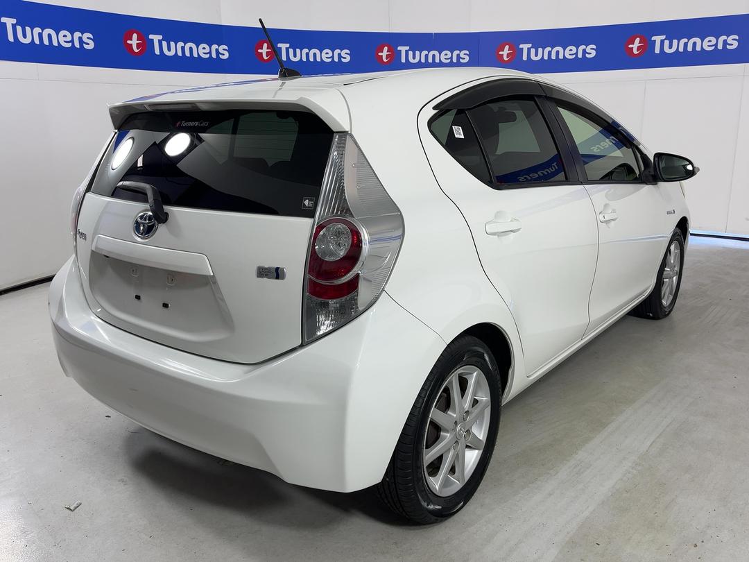 Photo '7' of Toyota Aqua