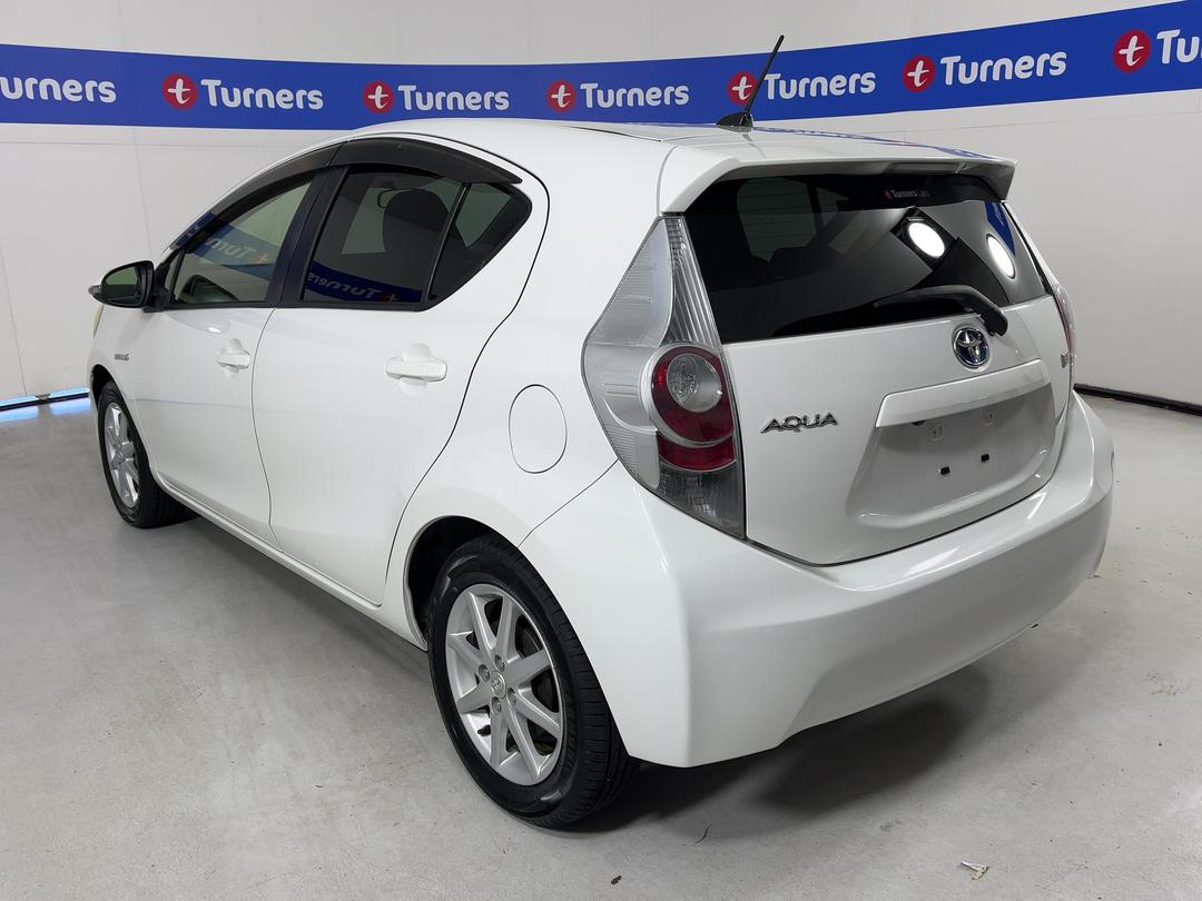 Photo '5' of Toyota Aqua