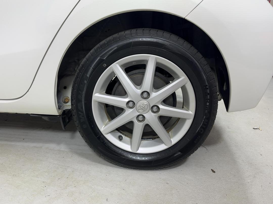 Photo '11' of Toyota Aqua