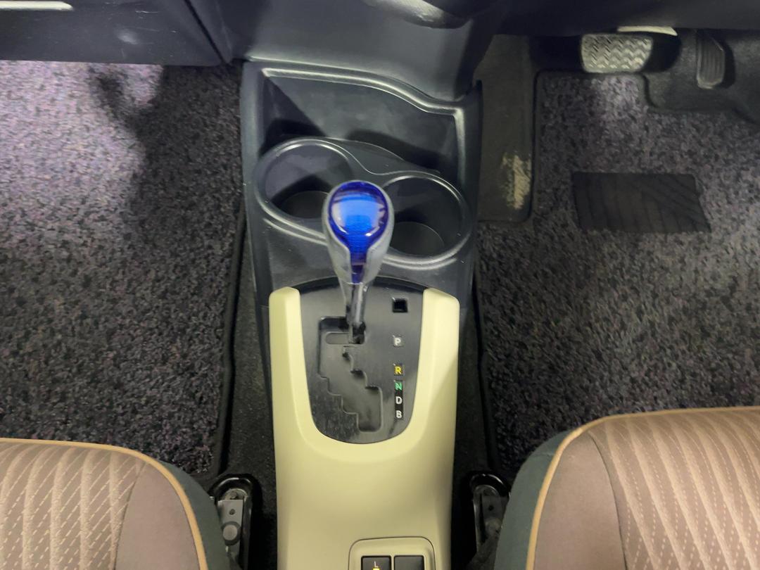 Photo '18' of Toyota Aqua