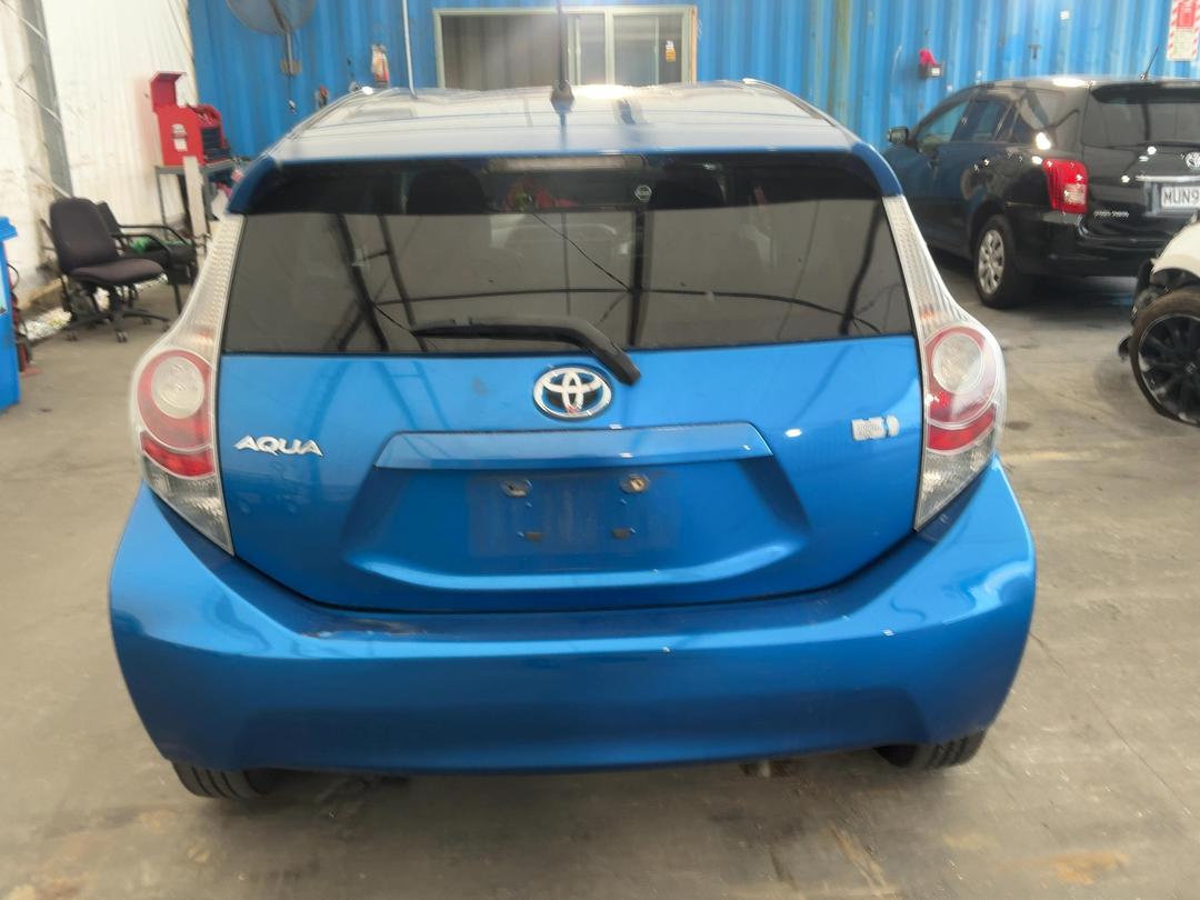 Photo '5' of Toyota Aqua Photo '5' of Toyota Aqua