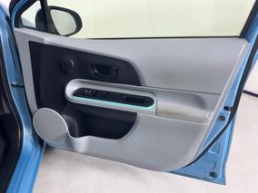 Photo '15' of Toyota Aqua