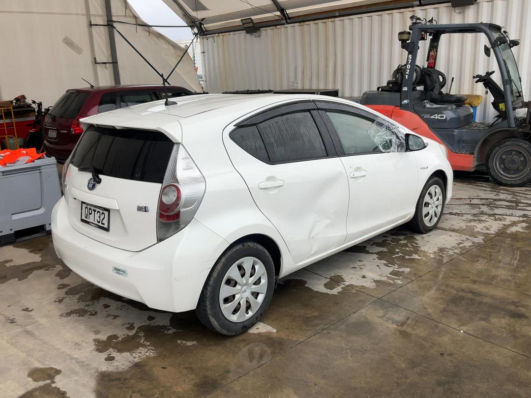 Photo '7' of Toyota Aqua