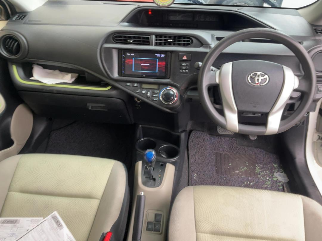 Photo '15' of Toyota Aqua