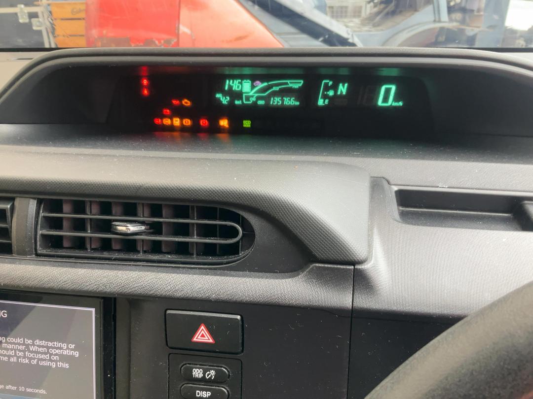 Photo '16' of Toyota Aqua