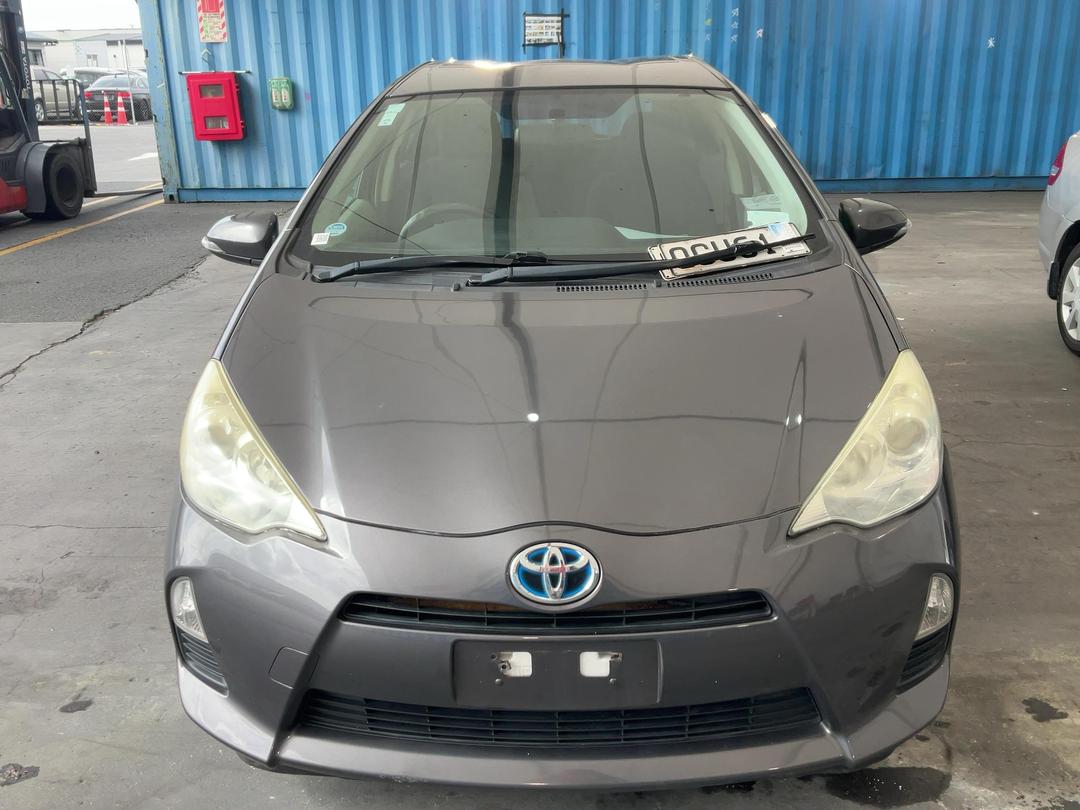 Photo '2' of Toyota Aqua Photo '2' of Toyota Aqua