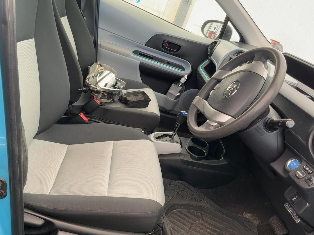 Photo '9' of Toyota Aqua