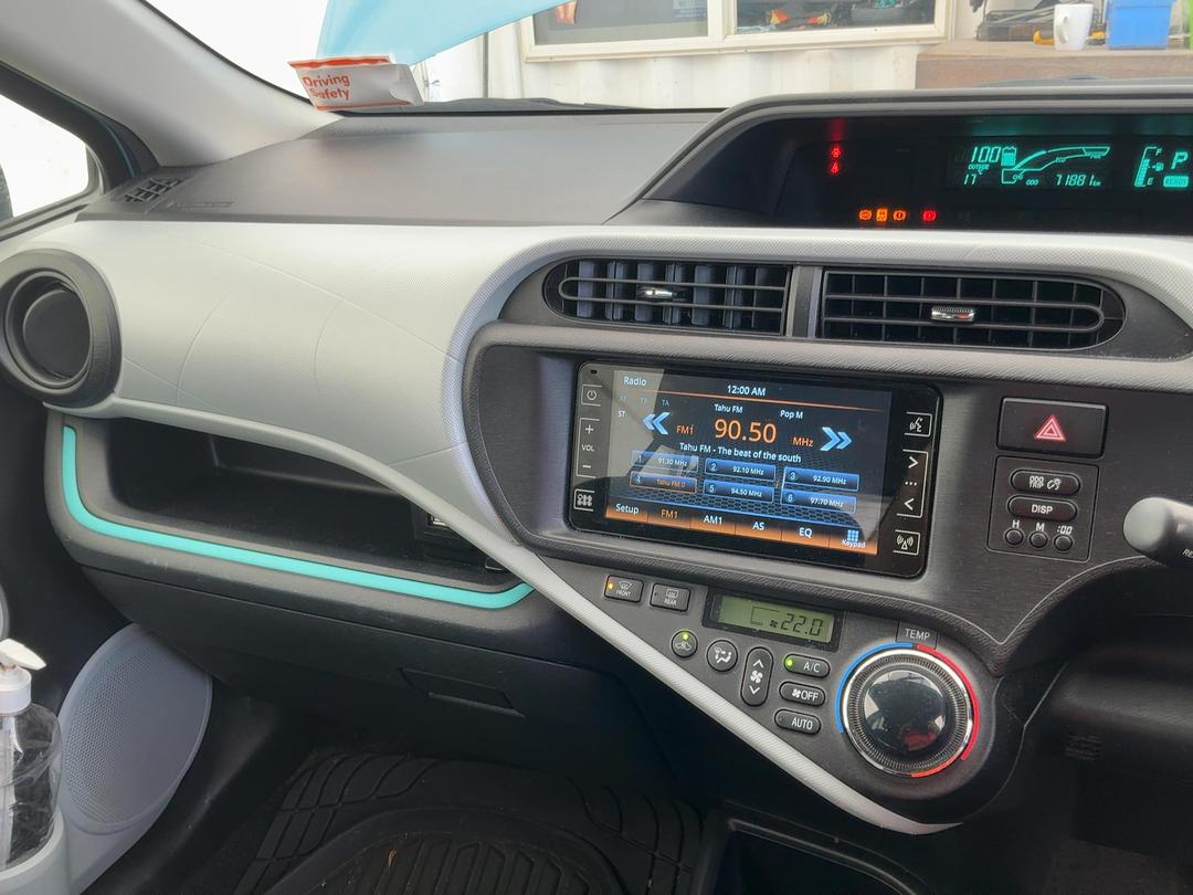 Photo '16' of Toyota Aqua