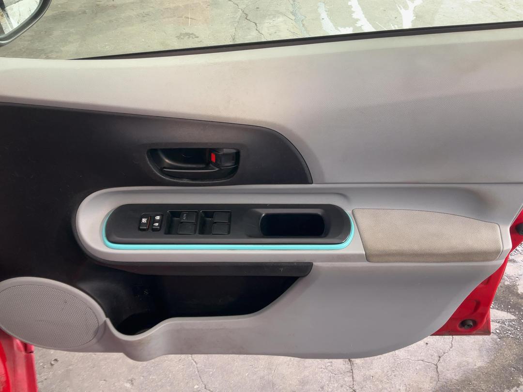 Photo '7' of Toyota Aqua