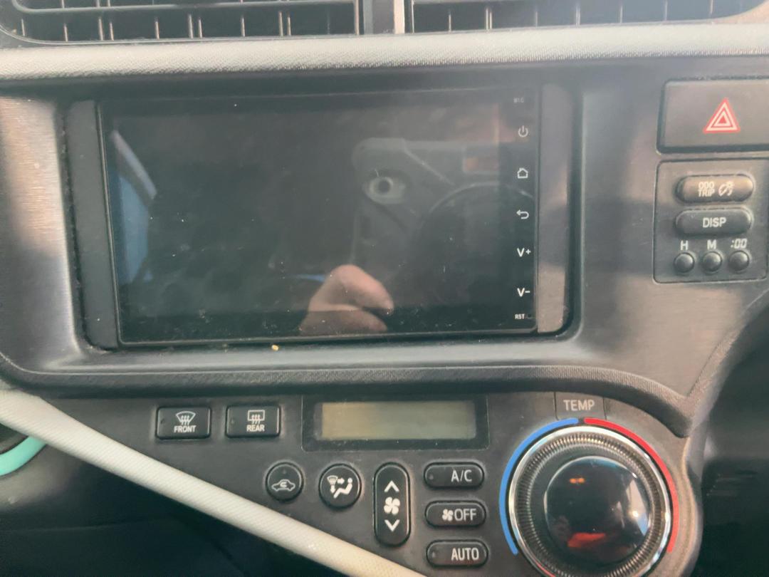 Photo '10' of Toyota Aqua