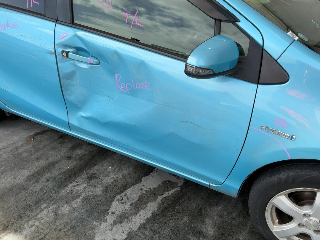 Photo '3' of Toyota Aqua