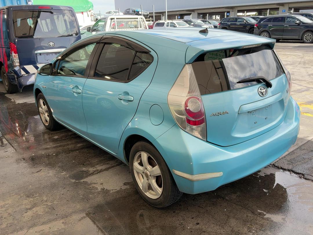 Photo '9' of Toyota Aqua