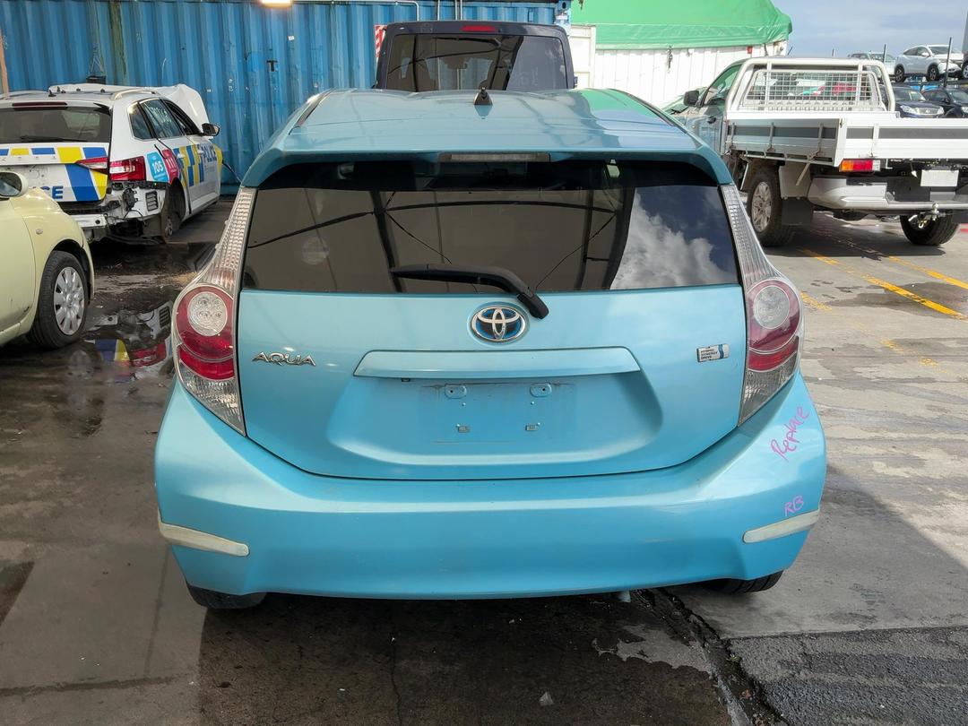 Photo '10' of Toyota Aqua