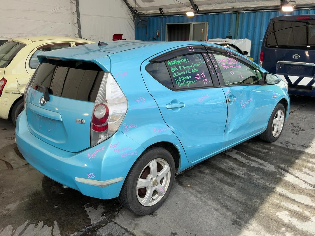 Photo '13' of Toyota Aqua