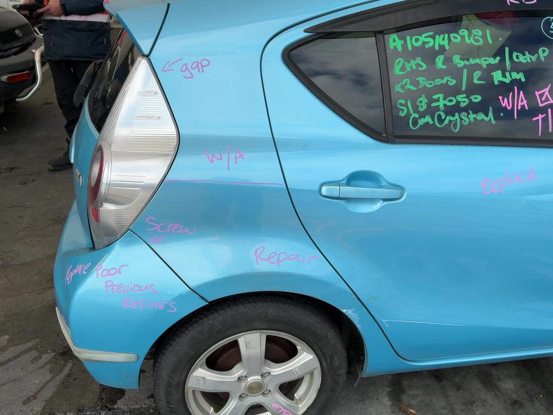 Photo '14' of Toyota Aqua