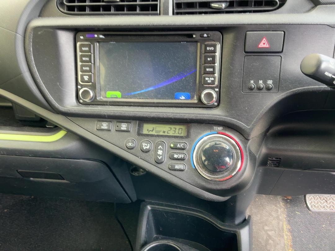Photo '21' of Toyota Aqua
