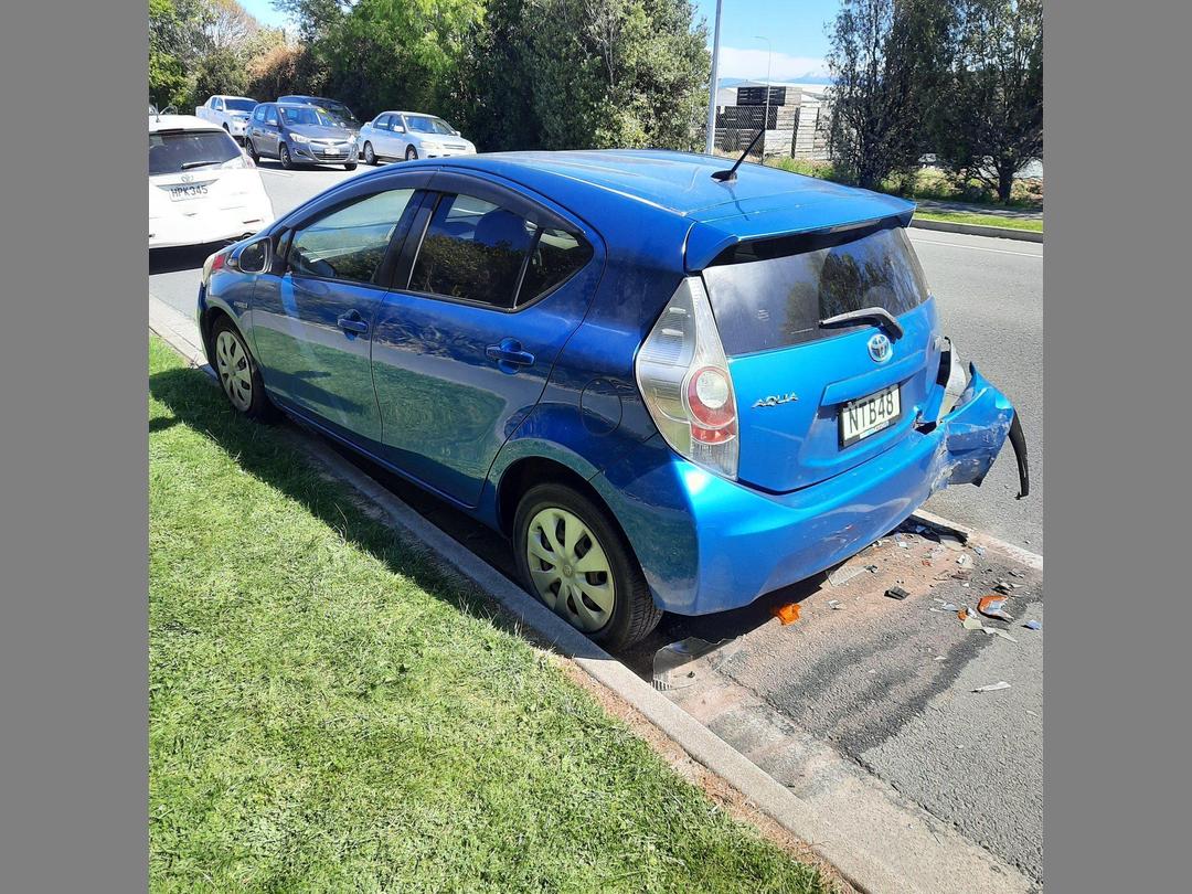Photo '3' of Toyota Aqua Photo '3' of Toyota Aqua
