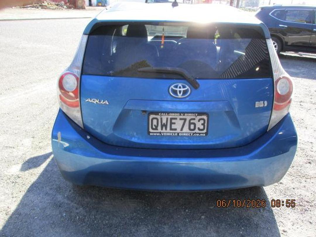 Photo '4' of Toyota Aqua Photo '4' of Toyota Aqua