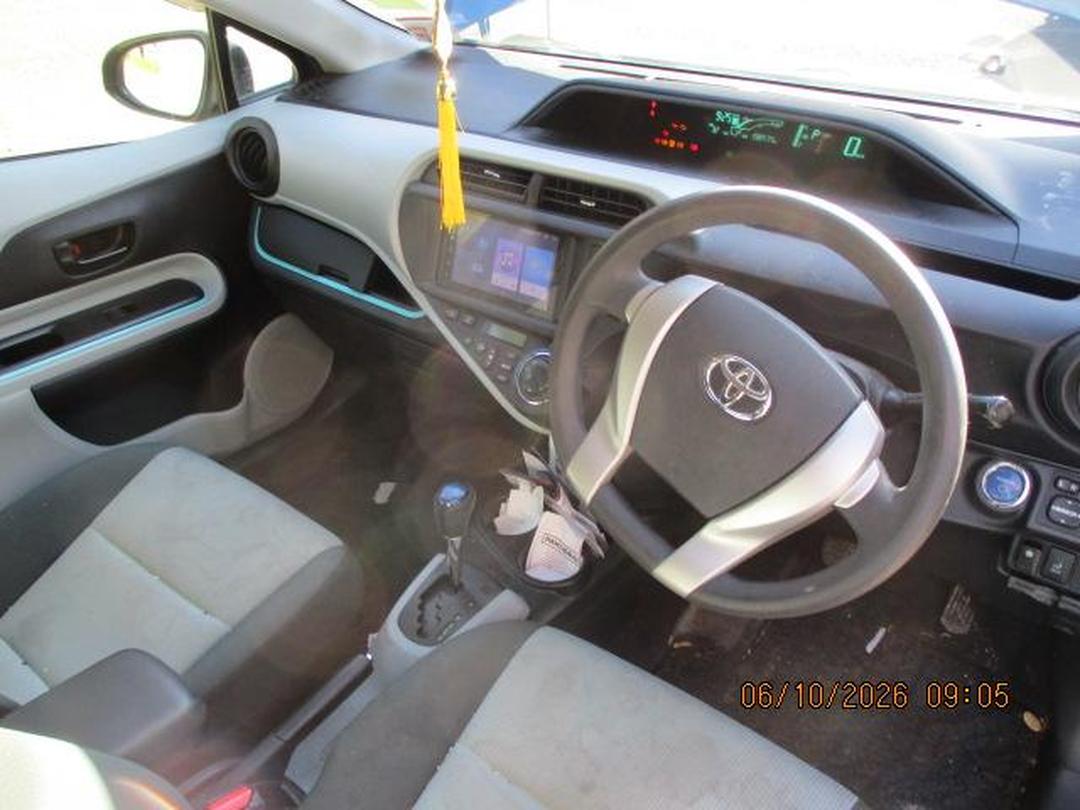 Photo '19' of Toyota Aqua Photo '19' of Toyota Aqua