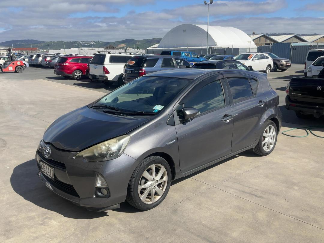 Photo '4' of Toyota Aqua