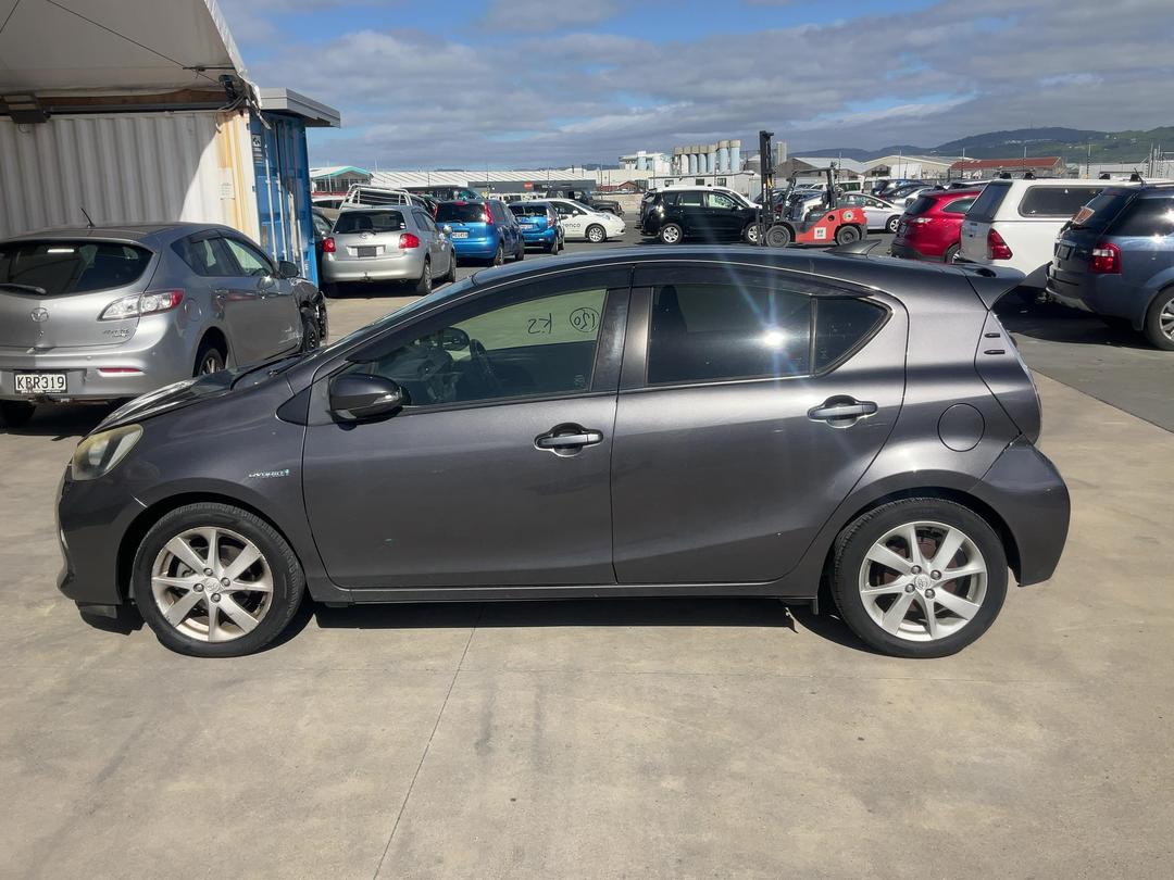 Photo '5' of Toyota Aqua
