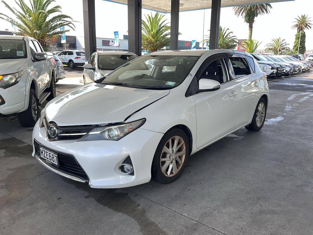 Photo '4' of Toyota Auris