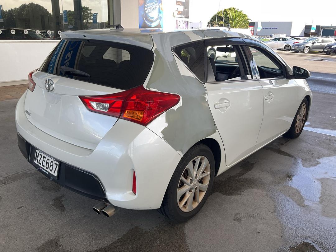 Photo '7' of Toyota Auris