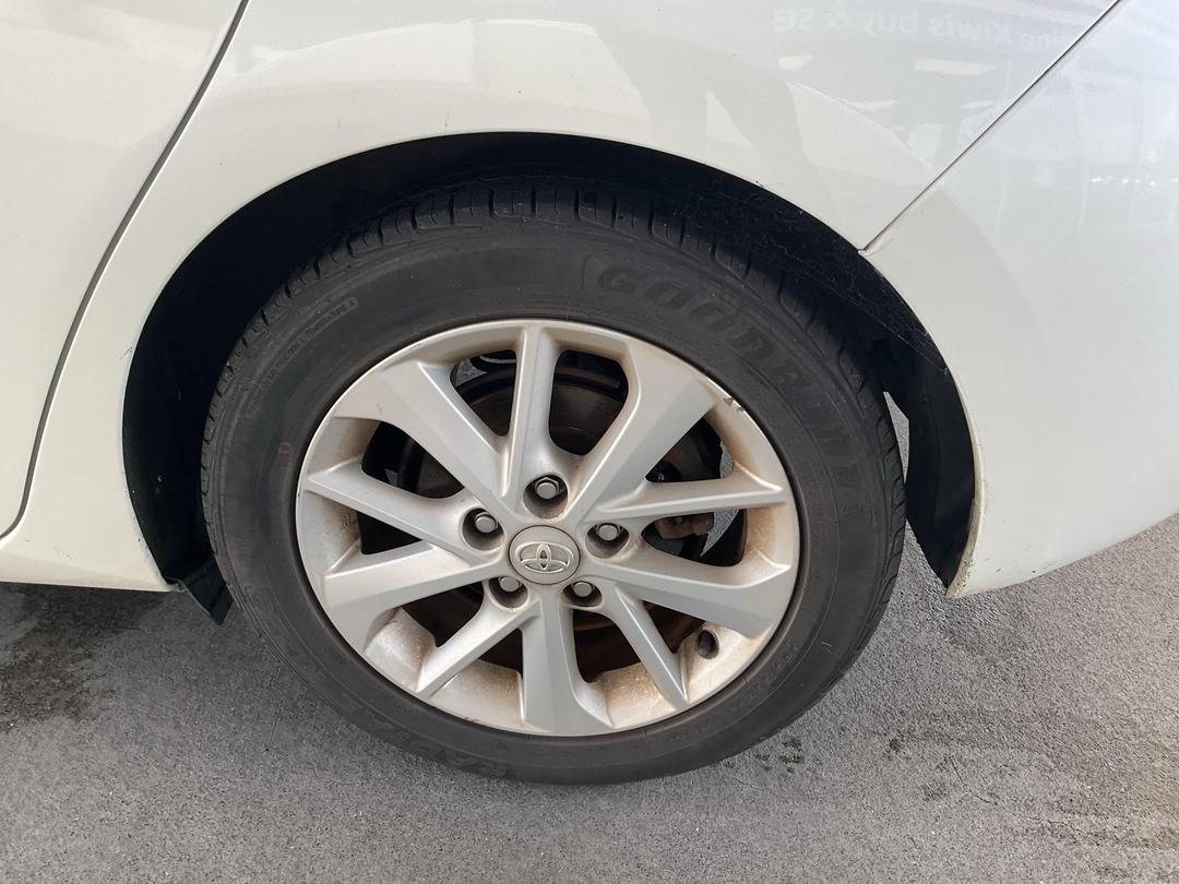 Photo '11' of Toyota Auris