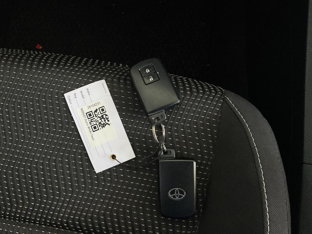 Photo '15' of Toyota Auris