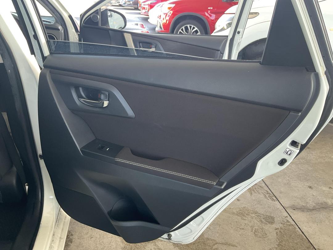 Photo '17' of Toyota Auris