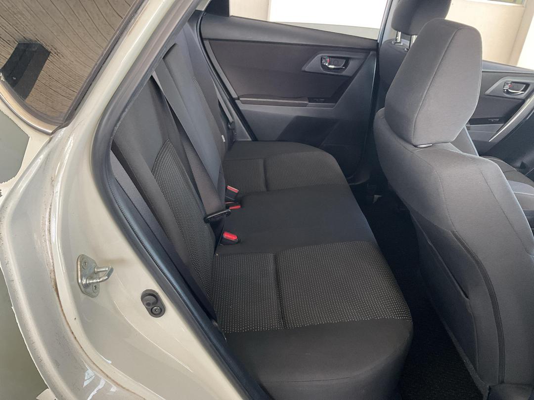 Photo '18' of Toyota Auris