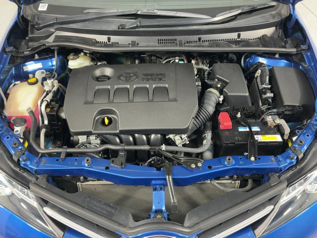 Photo '13' of Toyota Auris