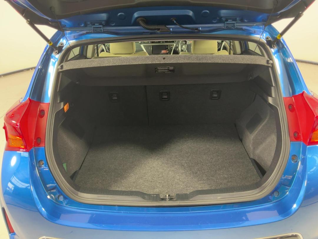Photo '14' of Toyota Auris